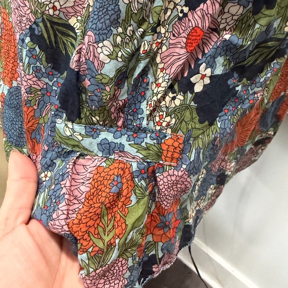 Trovata Navy Multi Floral Flutter-Sleeve Blouse - Picture 6 of 7